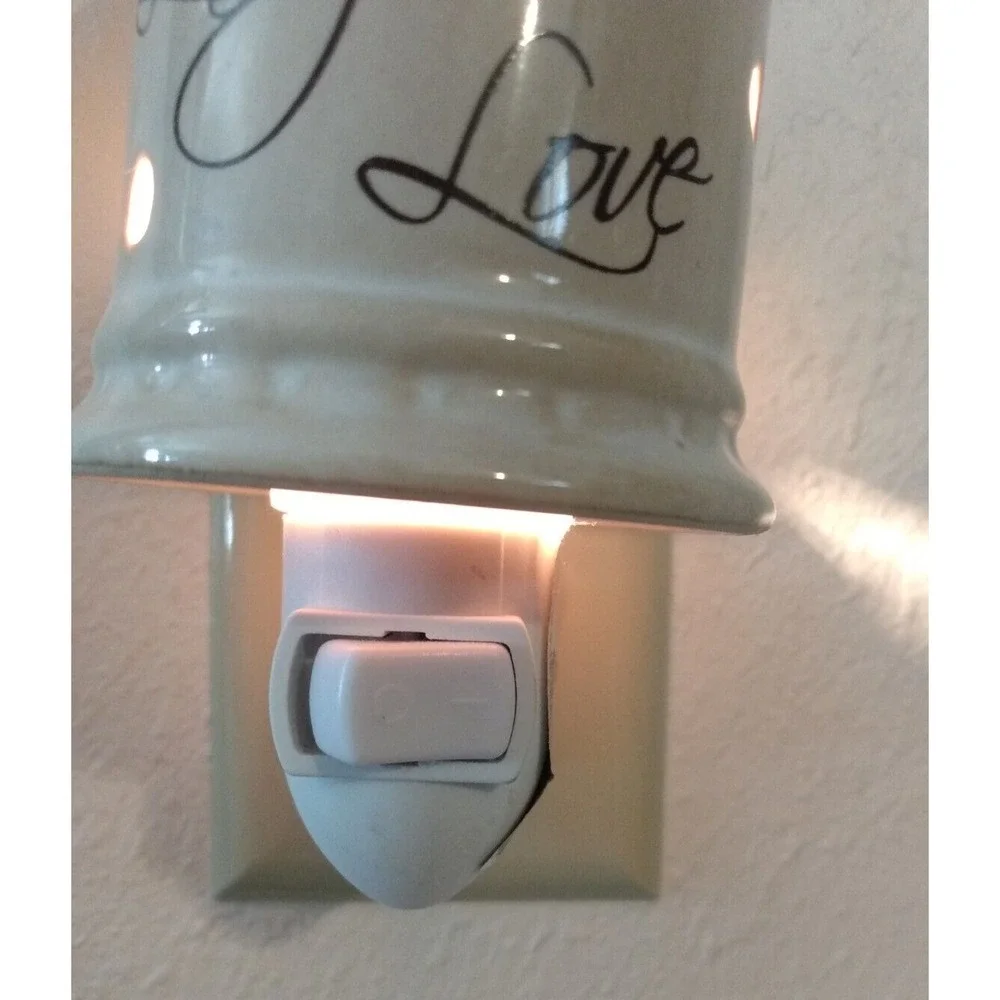 Candle Warmers Pluggable Fragrance Warmer LIVE LAUGH LOVE
